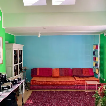 Wunderschoene In Innovativem Zero-emissionen Haus *