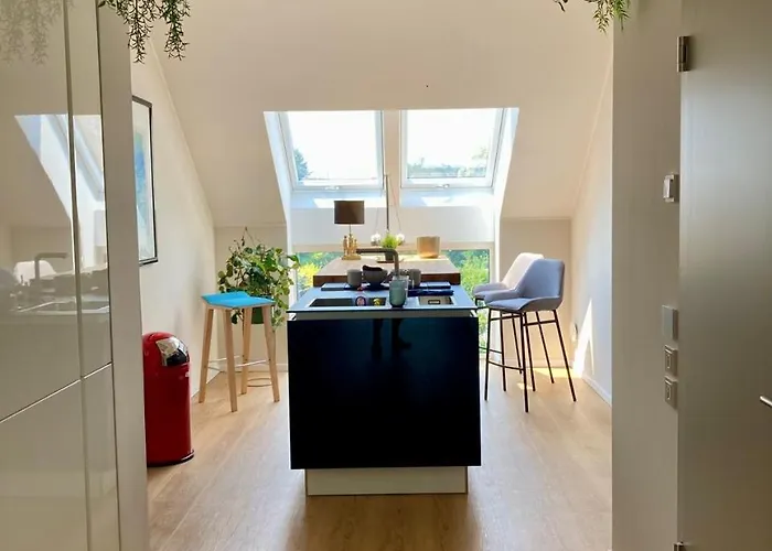 Wunderschoene In Innovativem Zero-emissionen Haus Bochum